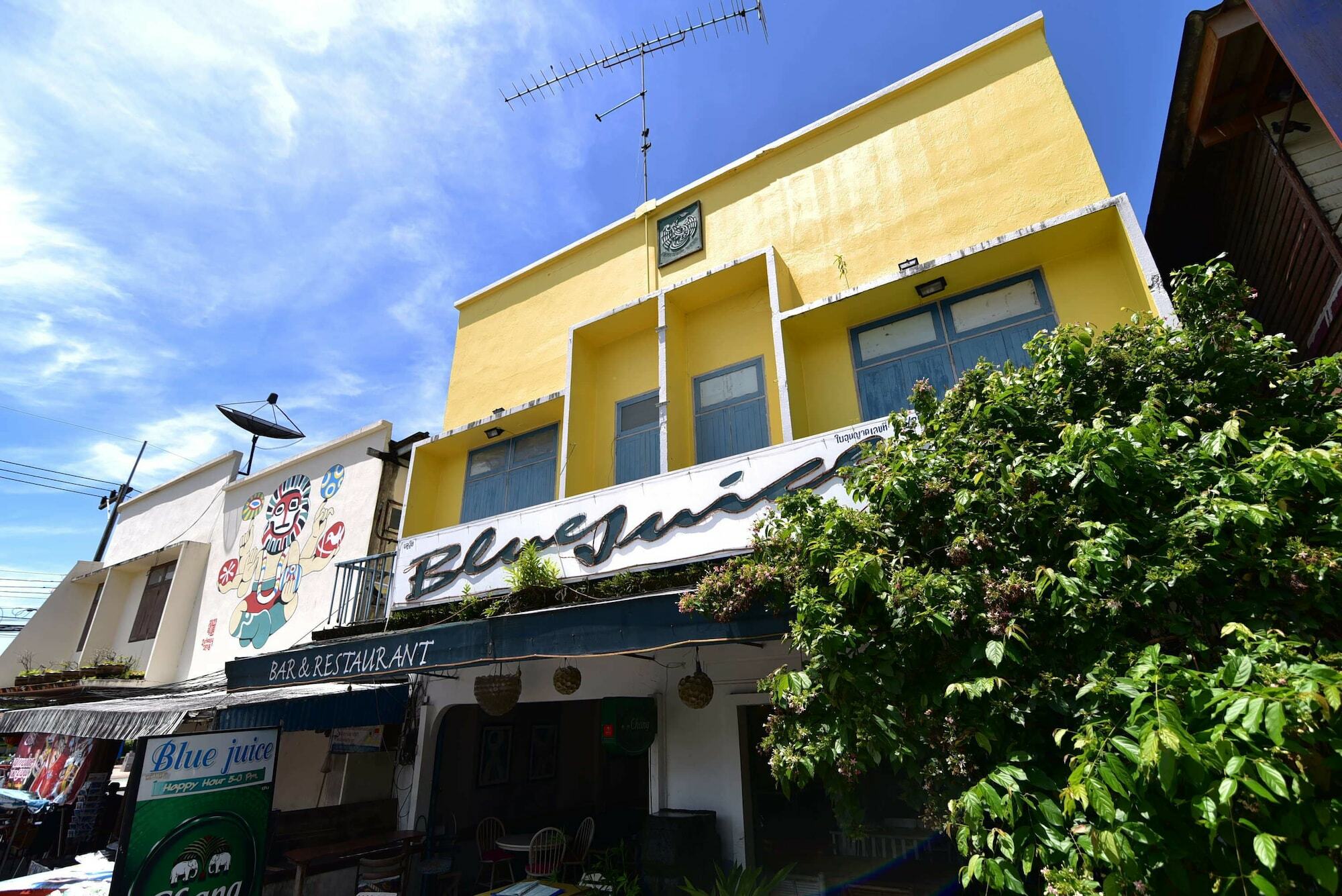 فندق Blue Juice Krabi town المظهر الخارجي الصورة